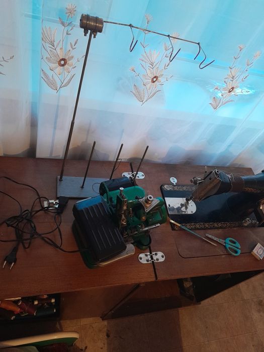 Продам аверлок в