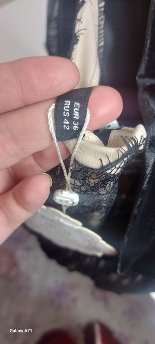 Платье вечерное с кружевами