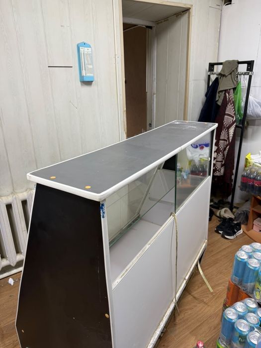 Продаю витринный холодильник!