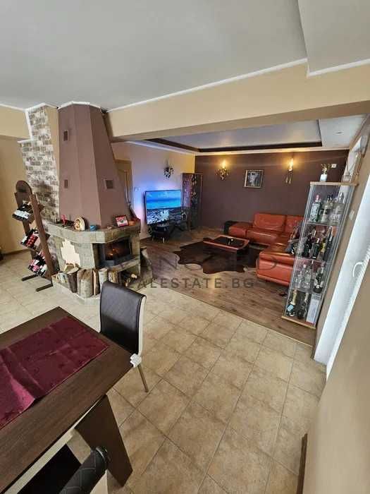 Продава се Къща в с. Брестник, Област Пловдив - 245 кв.м за 1449 €/кв.м - Снимка #1