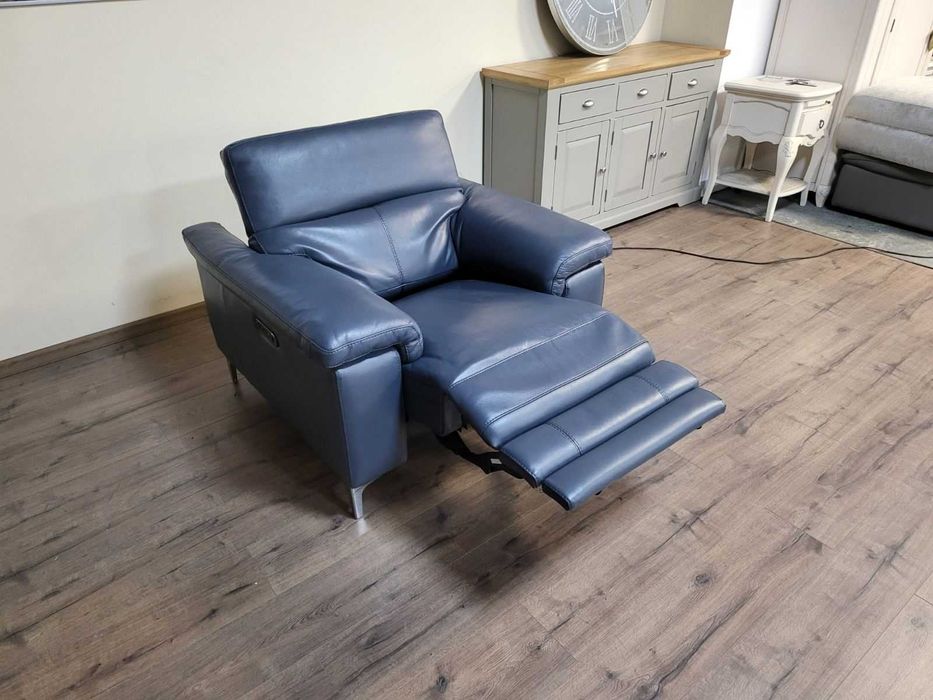 Син кожен фотьойл с електрически релаксиращ механизъм