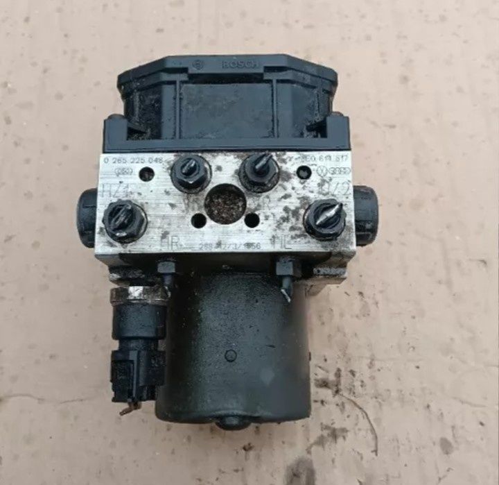 Vând pompa ABS Audi A4 B6
