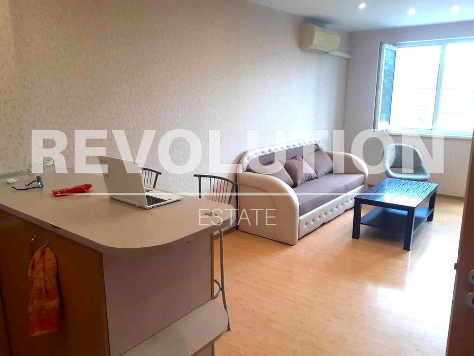 Дава се под наем Двустаен апартамент в Варна, Център - 70 кв.м за 500 € - Снимка #2