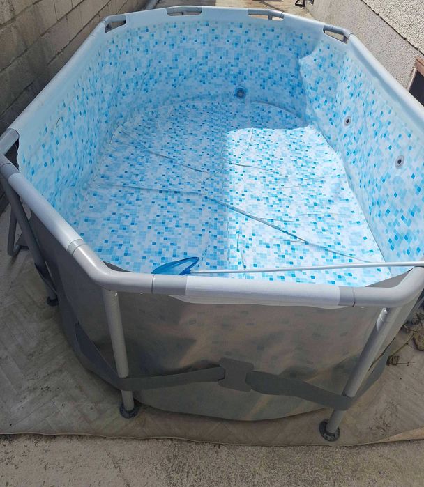 Басейн с мет. конструкция, 305x200x84см.,  с помпа, Bestway 5614A