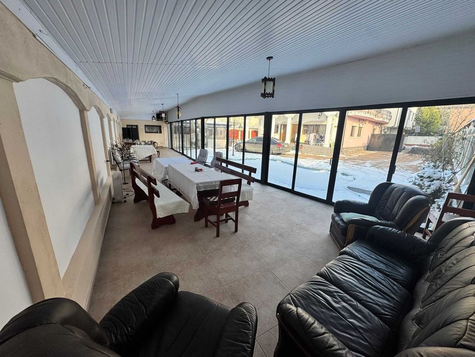 Terasa privata de 80 mp acoperita si izolata fonic inchiriere