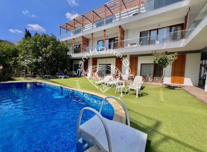 Дава се под наем Тристаен апартамент в к.к. Св.Св. Константин и Елена - 90 кв.м за 800 € - Снимка #9