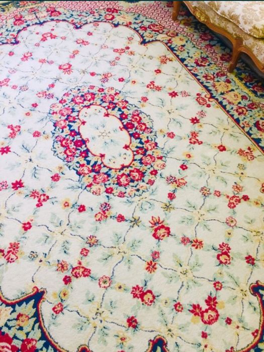 Красивый  ковёр Бельгия