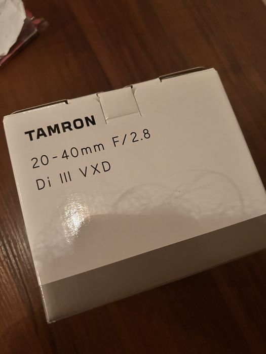 Продаётся Tamron 20–40mm f/2.8 (Sony E)