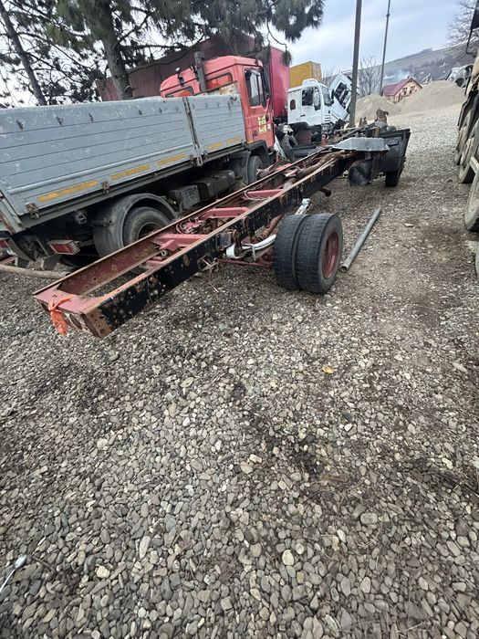 Sasiu cu punti si arcuri Mercedes Benz 814
