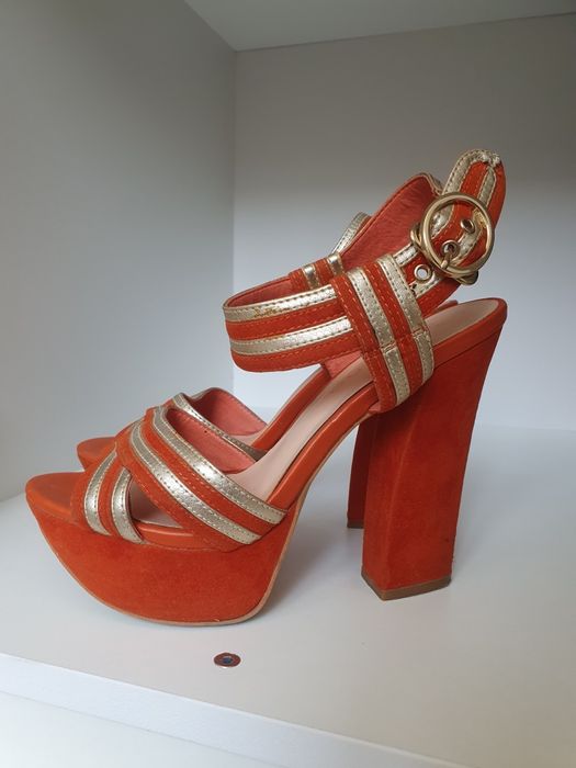 Женская обувь 37 размер