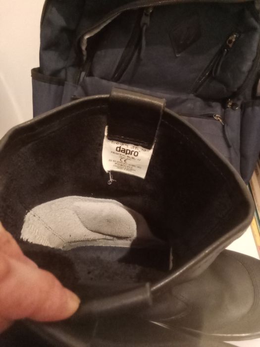 Продам спец ботинка