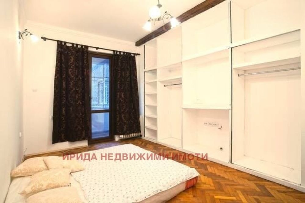 Продава се Двустаен апартамент в София, Център - 69 кв.м за 4493 €/кв.м - Снимка #1