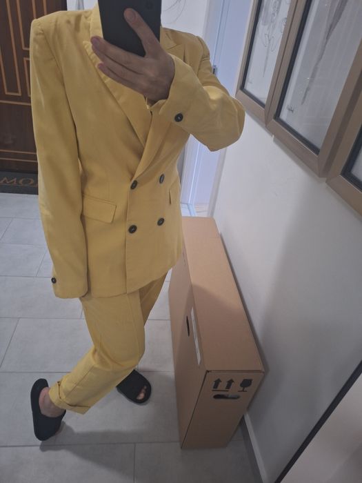 Costum ,Zara,galben din 2 piese