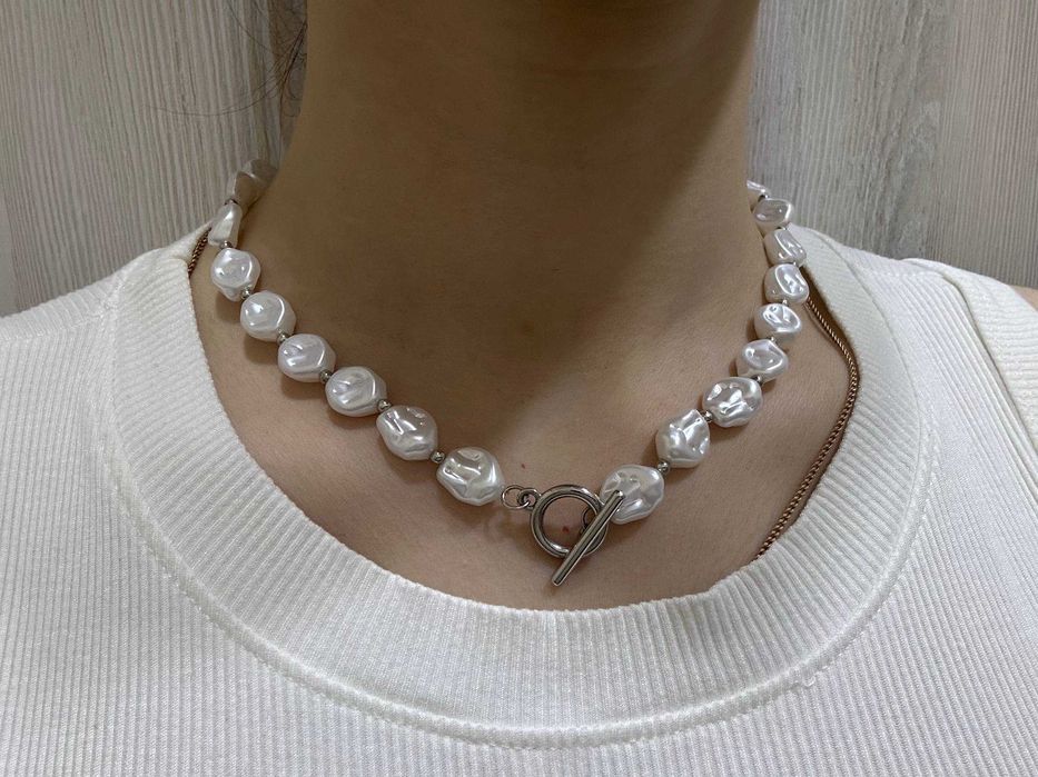 Чокер с неровными жемчужинами
