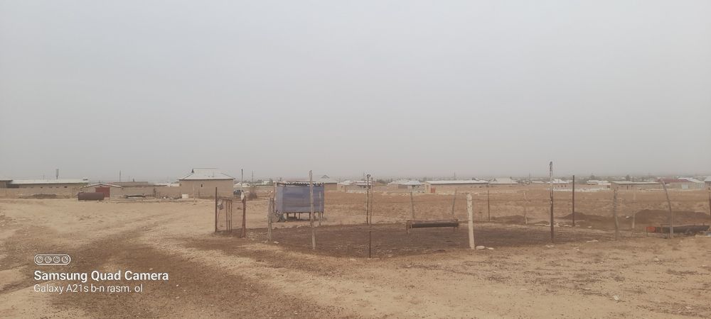 Участка сотилади срочно.
6 сотих.
2 хонали паталок килинган уй.
22 м г