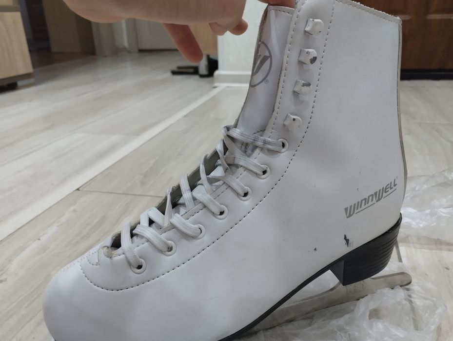 Женские фигурные коньки Winwell.