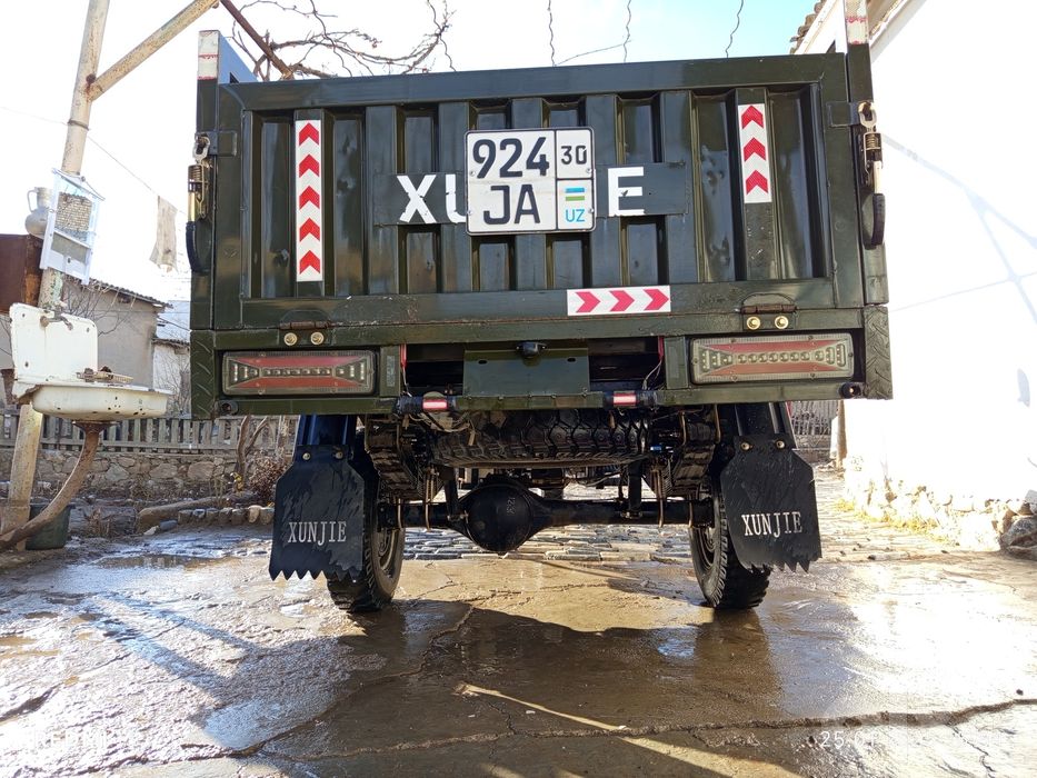 XUNJIE 250 cm³ уч балонли мотоцикл сотилади