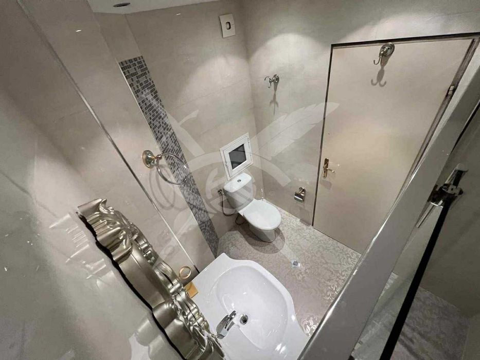 Дава се под наем Тристаен апартамент в София, Лозенец - 125 кв.м за 1246.44 € - Снимка #12