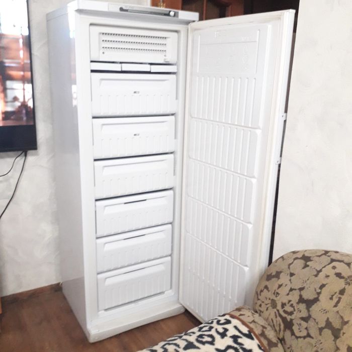 Продам морозильную камеру