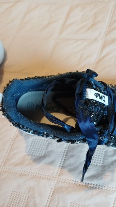 Прекрасни обувки за момиче Primigi