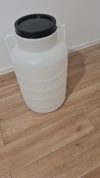 Butoi alb de plastic alimentar
