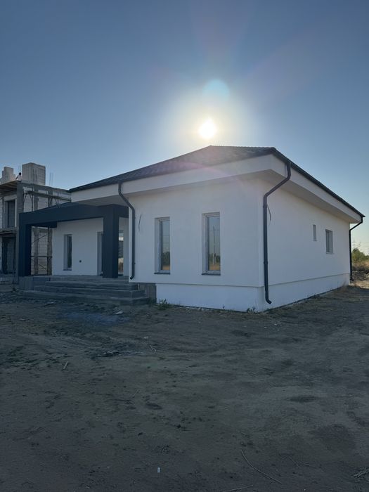 Vând casa parter - ANL Parc