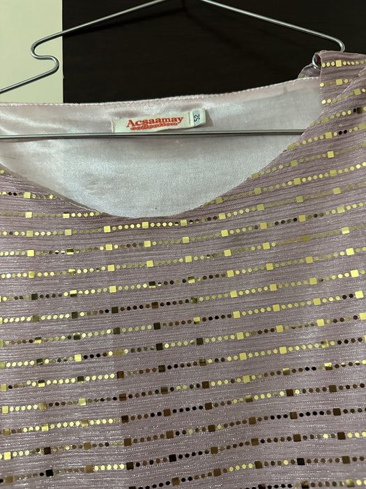 Платье розовое блястящее