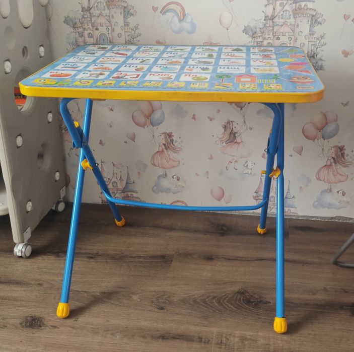 Продам детский стол