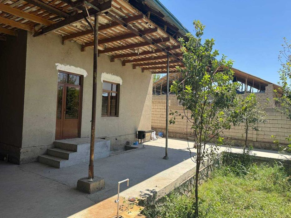 Elon hovli sotiladi yangi qurilgan