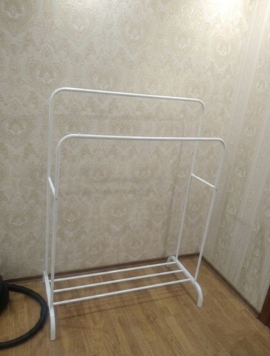 Стойка Вешалка для одежды. .