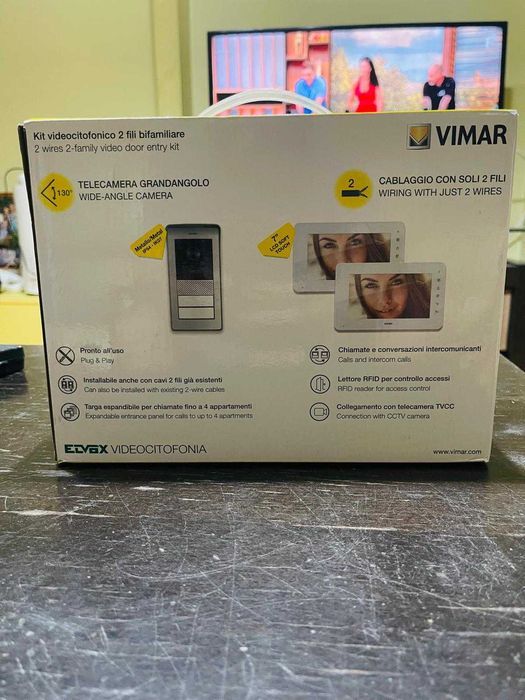 Kit interfon video VIMAR K42931, 2 monitoare albe, 1 camera gri