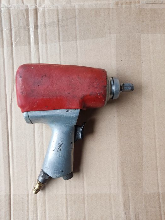 Vând pistoale pneumatice