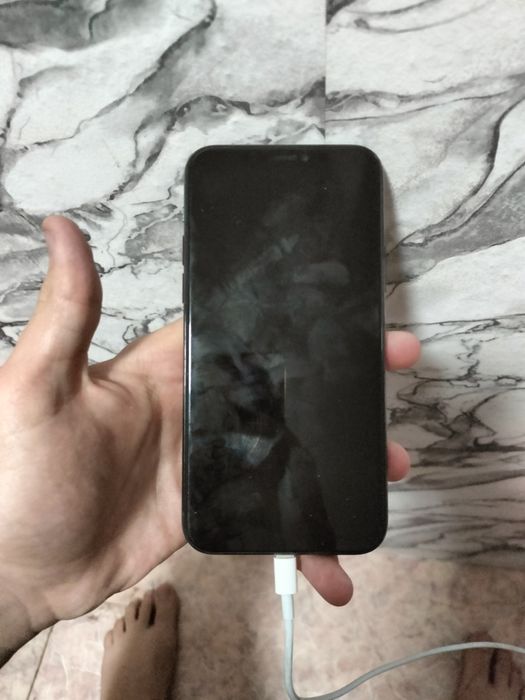 Продам айфон 11 про