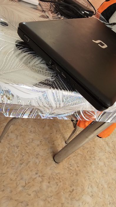 Лаптоп Compaq  Presario CQ56