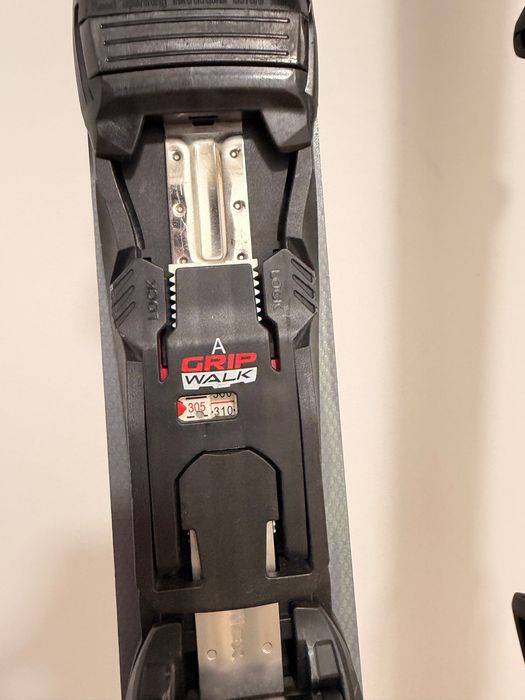 Schiuri Atomic Redster Q9 Revoshock S 160 cm + Legaturi X12 GW