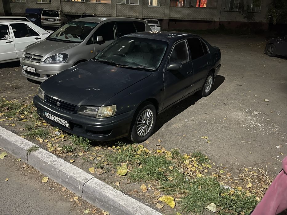 Тойота корона машина на полном ходу без вложения