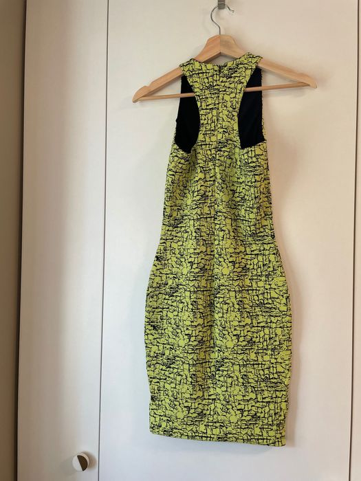 Еластична рокля Avin