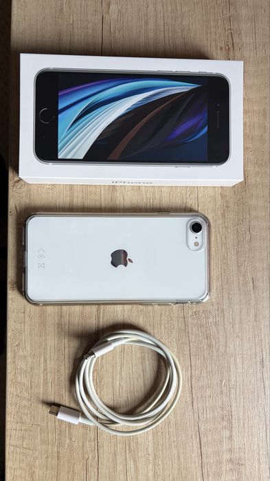 iPhone SE 2020 64GB - цвят Бял, с протектор и калъф - като нов