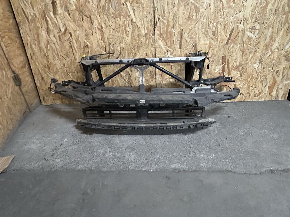 Trager / Tragher bmw G30 G31 Armatura / suport far / traversa