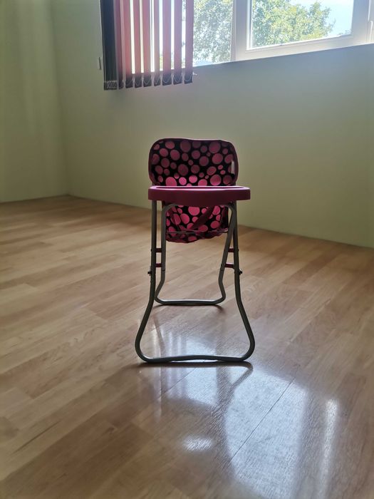 Столче за хранене за кукли