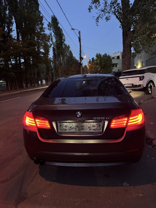 BMW Seria 5 2011 — imagine 3