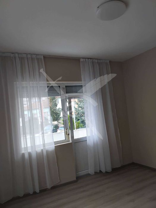 Дава се под наем Етаж от къща в Асеновград - 160 кв.м за 648.21 € - Снимка #6