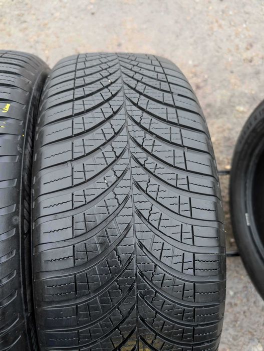 235/55 R19 • All Season • Goodyear Vector 4Seasons Gen 3 SUV 105W | 2 buc | DOT 2022 | Pret/buc