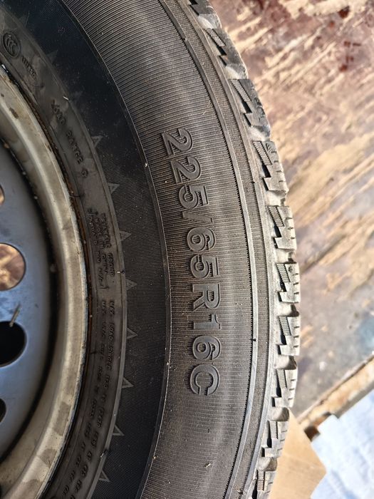 Vând roata rezerva Iveco,225/65r16c stare buna preț 260lei neg