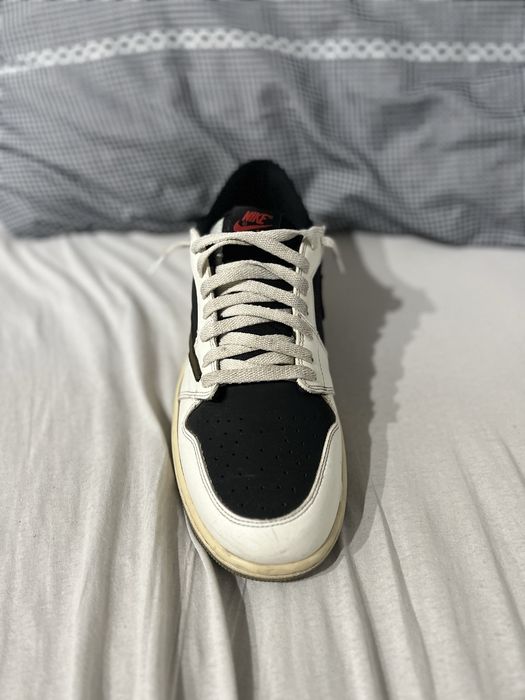 Jordan 1low travis scott
