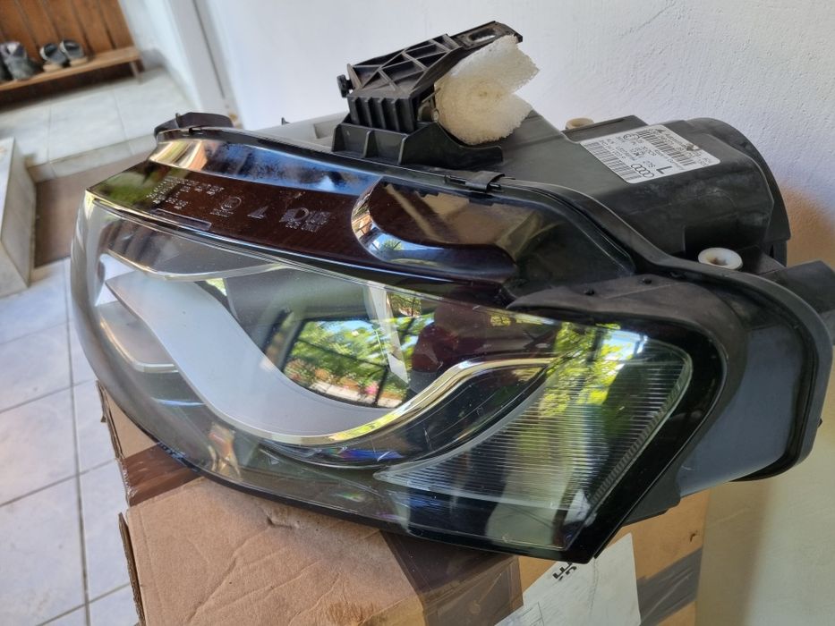 Far xenon original Audi A4 b8 stînga 8K0 941 003P