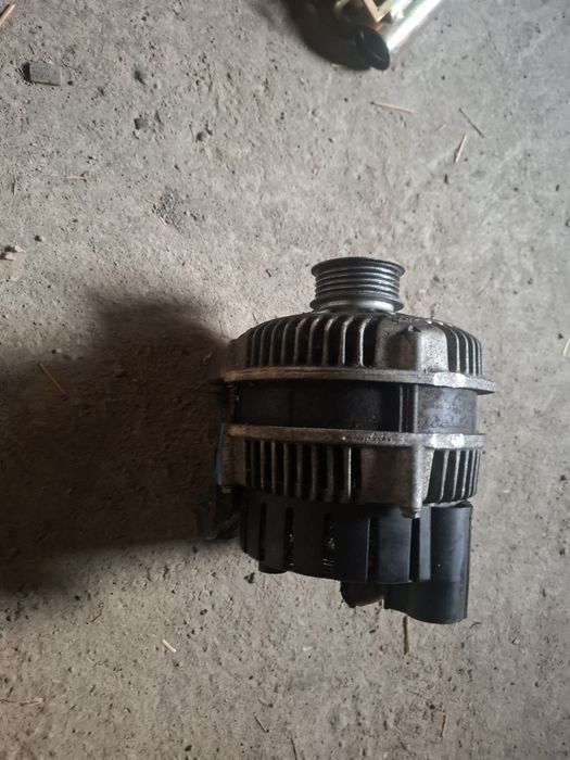 Alternator BMW E 46 320 diesel în stare impecabila!