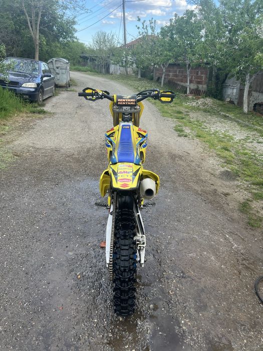 Suzuki rmz 250.