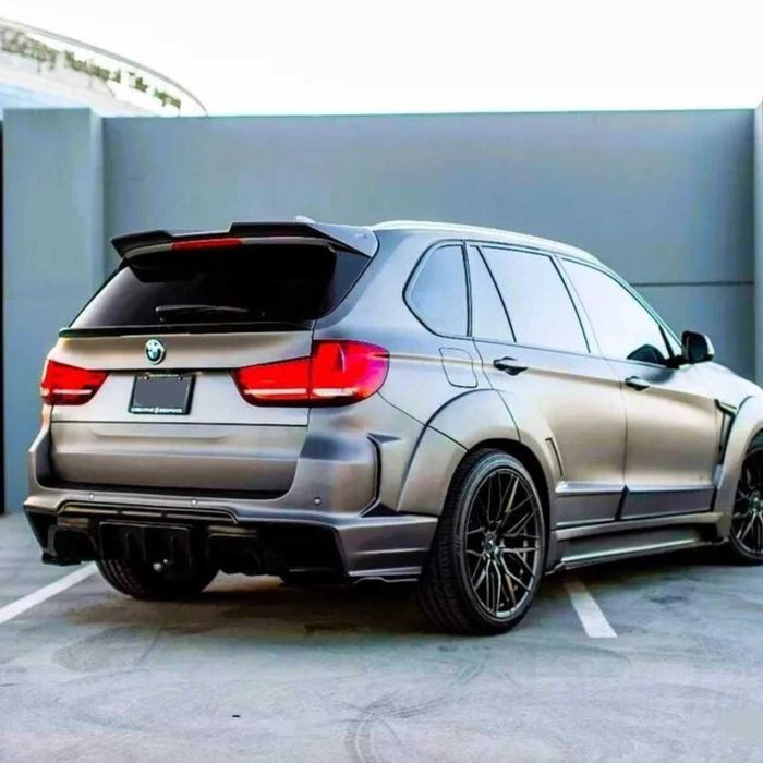 Mid спойлер за BMW X5 F15 (2013–2018) – черен гланц, бмв ф15 х5 лип