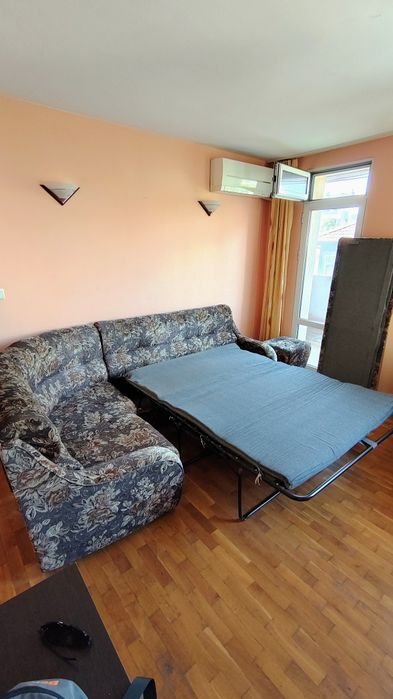Продавам ъглов диван